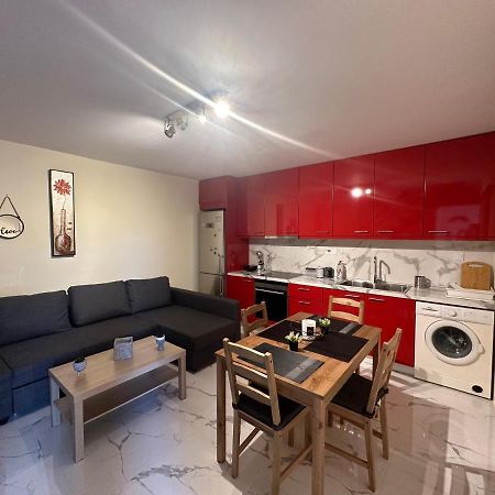 Red Harmony By The Sea Pool And Balcony Apartment Kalamata Exterior photo