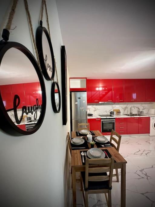 Red Harmony By The Sea Pool And Balcony Apartment Kalamata Exterior photo