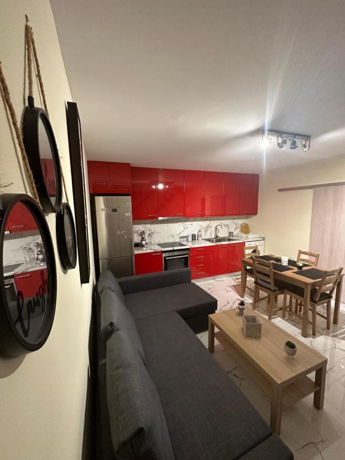 Red Harmony By The Sea Pool And Balcony Apartment Kalamata Exterior photo