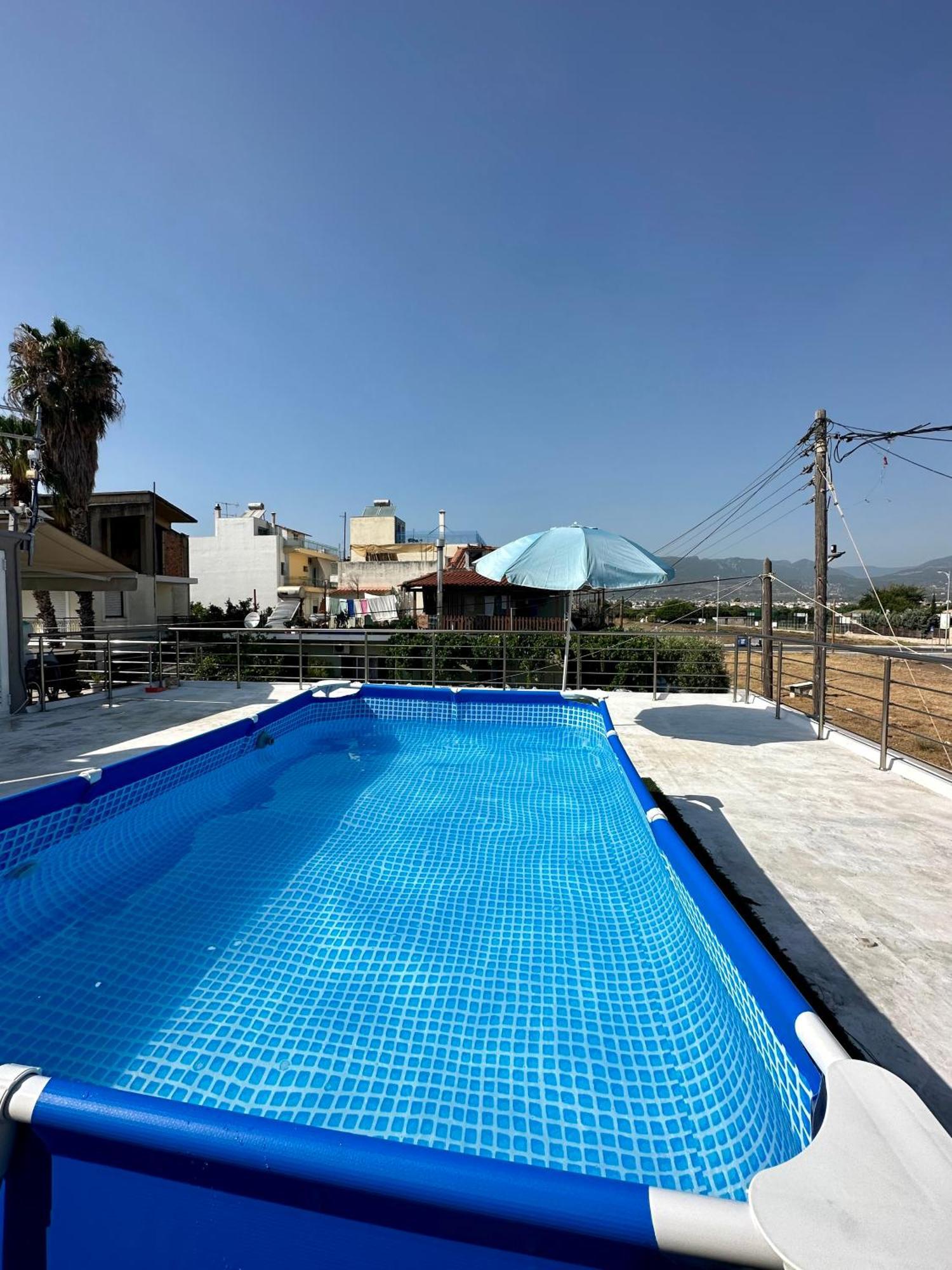 Red Harmony By The Sea Pool And Balcony Apartment Kalamata Exterior photo
